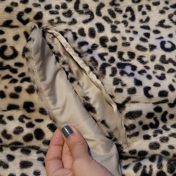 NWT H&M Faux Fur Coat - Picture 2 of 4